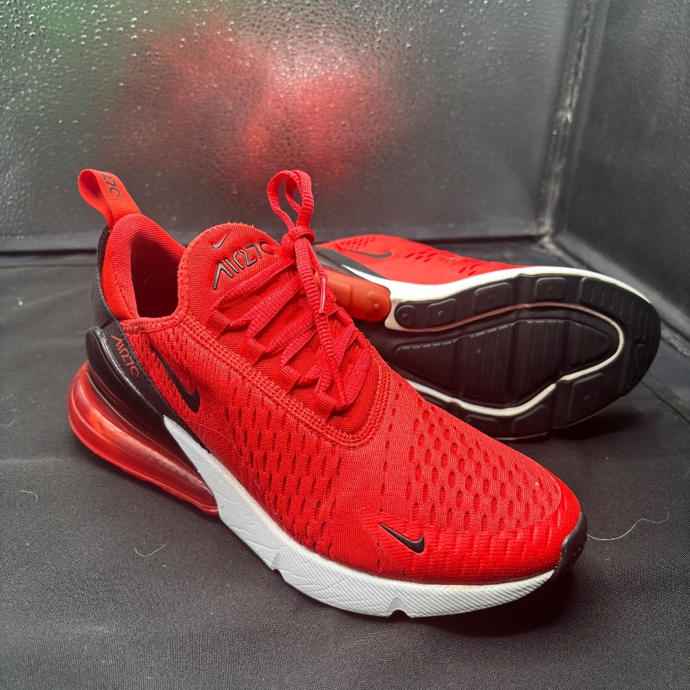 Nike Air Max Axis “University Red / Black” – Women’s Size 8